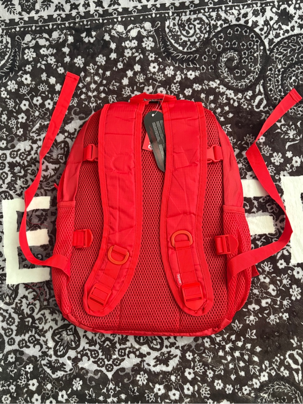 Supreme Red Backpack FW18 ‼️ - Picture 2 of 6